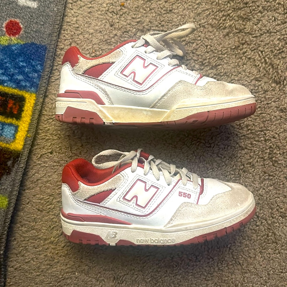New balance 550 6/10 needs wiped down and new shoe strings